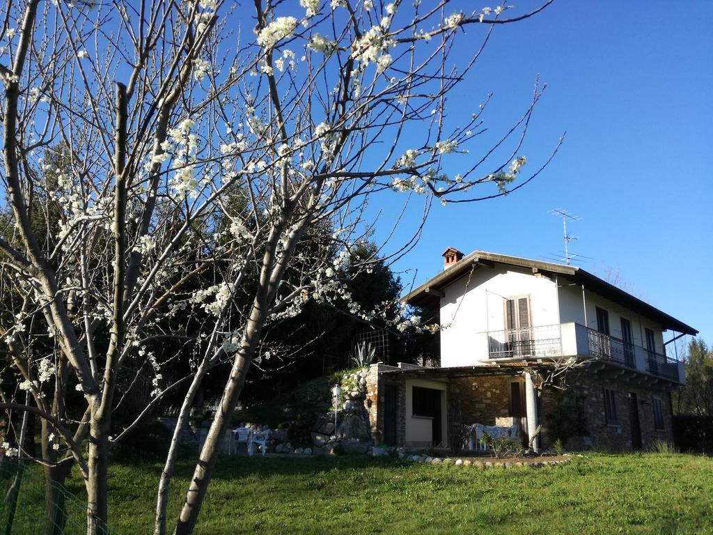 Casale Cadeloro Villa Nebbiuno ภายนอก รูปภาพ